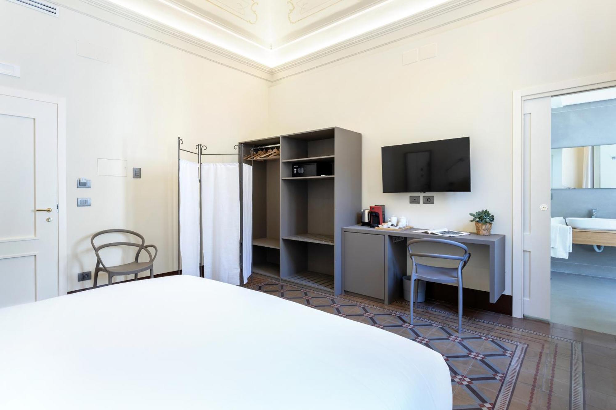 Palazzo Costarelli - Bed And Breakfast Катания Номер фото