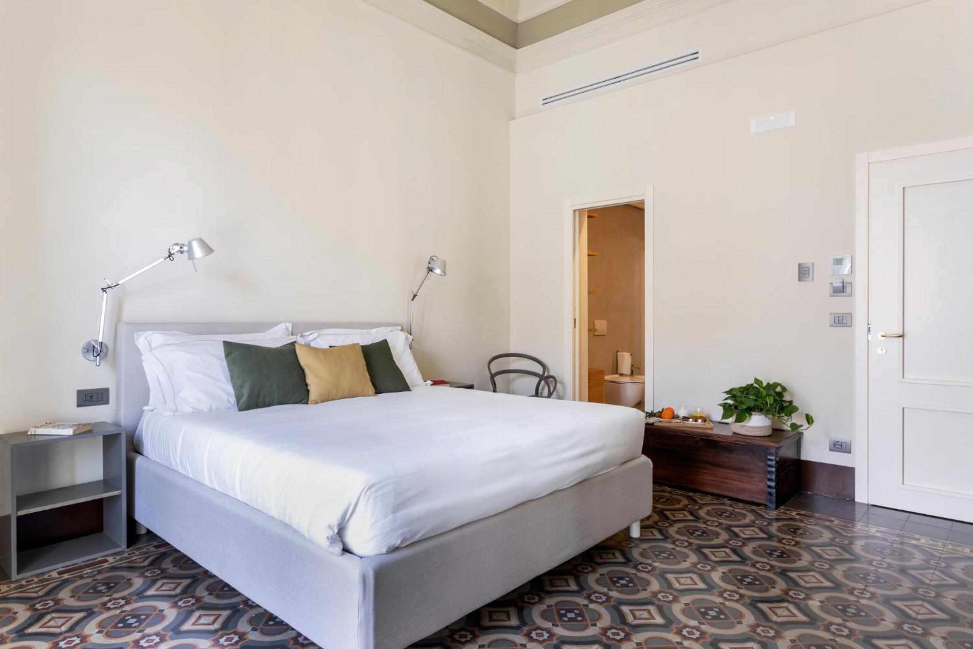 Palazzo Costarelli - Bed And Breakfast Катания Номер фото